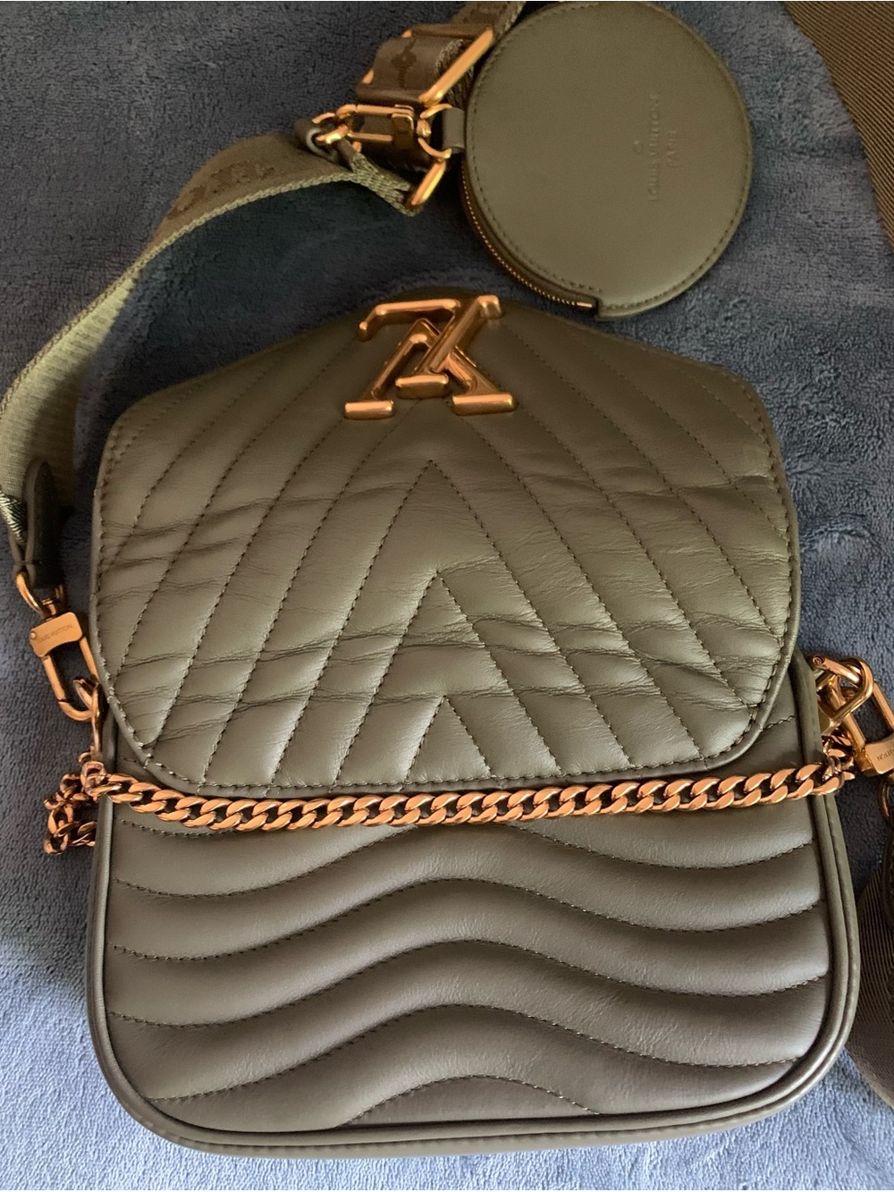 Louis Vuitton Olive Green Quilted New Wave Multi  Pochette  w/coin purse - Picture 4 of 15